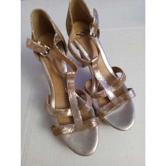 Sofft women size 8M T-strap metallic champagne platform heel leather sandals - Picture 1 of 9